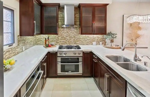 Oxnard Shores Maison | Modern 3-Bedroom beach townhome