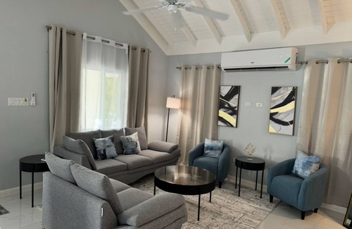 Priory Maison | Modern 3-bedroom house in a gated community, free WiFi in beautiful St Ann's Bay