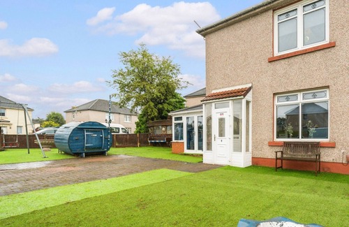 Rutherglen Maison | Modern 3 bedroom house with private parking, modern kitchen and easy access around Glasgow