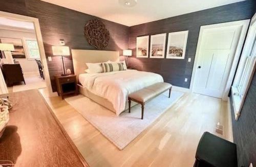 Adamsville Maison | Modern 3b3b Country House and Barn on quiet road