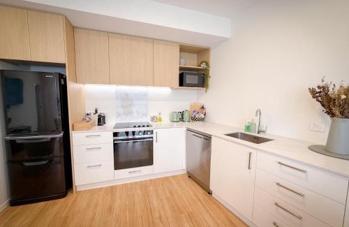 Paraparaumu Beach Appartement | Modern 3Bdr 2bath Apartment Beach Golf Shops Relax