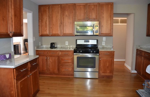Alexandria West Maison | Confort et commodité! 3BR / 2 BA, près de DC & Alexandria, minutes à 395-495
