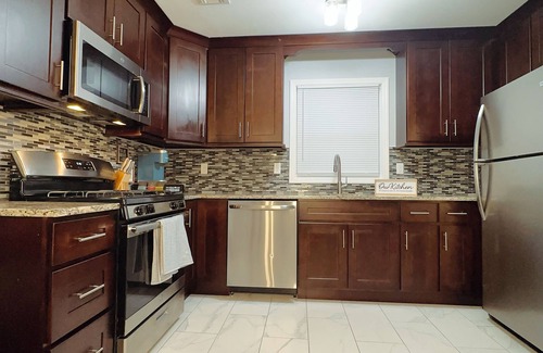 Elizabeth Appartement | Modern 3BR 2BA Near EWR & 30 mins to NYC