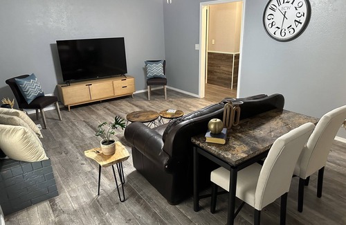 Enid Maison | Modern 3BR 2BA West Enid