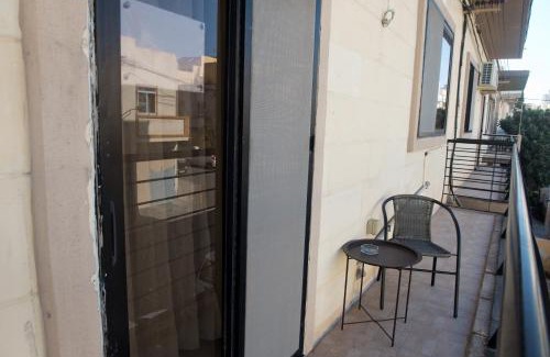 Siggiewi Appartement | Modern 3BR Apartment with Balcony - Close to Limestone Heritage Park