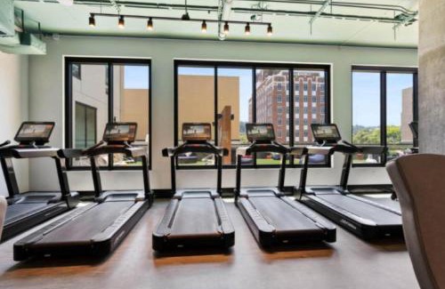 Five Points South Appartement | Modern 3BR Condo Five Points South Gem