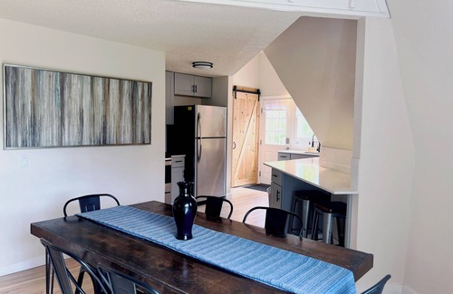 Eatonville Appartement | Modern 3BR Dome away from Home w/Hot Tub, Fire Pit ~ 22 mi to Mt. Rainier