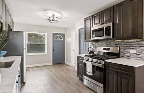 Westchester Maison | Modern 3BR Home w/ Huge Backyard | LCP Collection