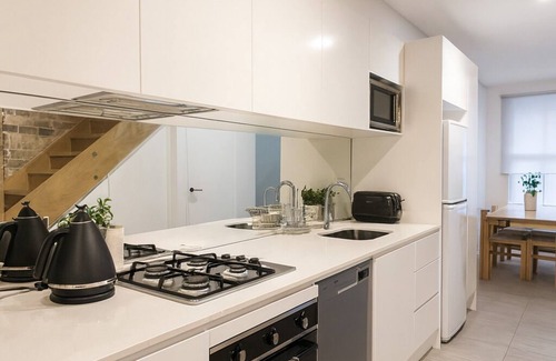 Redfern Maison | Modern 3BR terrace less than 10min to Sydney CBD