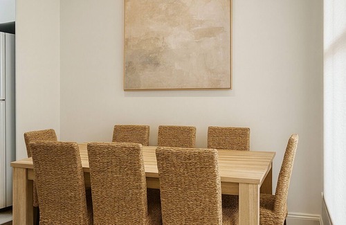 Redfern Maison | Modern 3BR terrace less than 10min to Sydney CBD