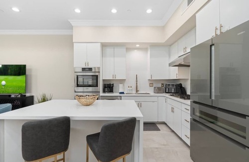 South Scottsdale Maison | Modern 3BR Townhome w/Pool | Walk to Old Town