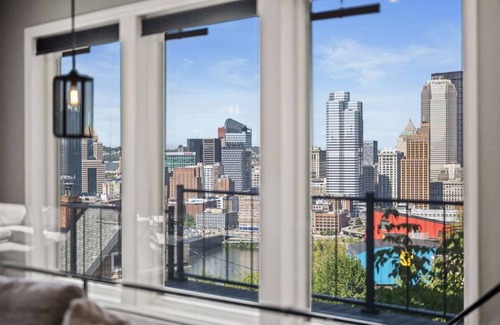 Mount Washington Maison | Modern 3BR with Breathtaking Skyline Views