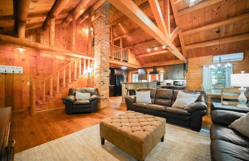 Afton Appartement | Modern 4 bd Log Cabin in Afton on 151 Brew/Wine Trail/Hike/Ski