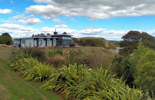 Masterton Maison | Modern 4-bed country home with amazing views