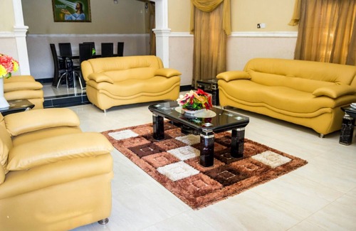 Ibadan Maison | Moderne 4 chambres avec salle de bains en duplex, alimentation 24/7