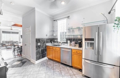 Bronzeville Maison | MODERN 4 BEDROOM GREYSTONE | WHITE SOX