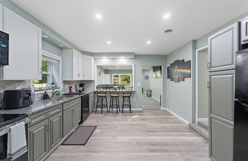 Pymatuning South Maison | Modern 4-bedroom house on PYM Lake with hot tub