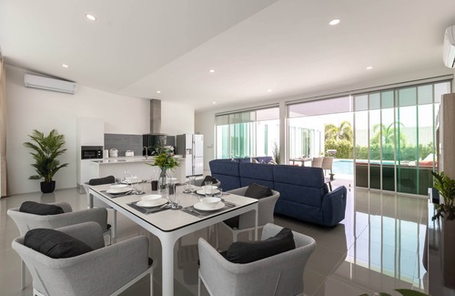 Khao Tao Villa | Modern 4 Bedroom Pool Villa PMK-A2