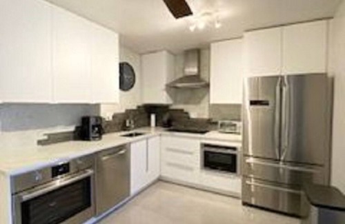 Lighthouse Point Maison | Modern 4-BR Oasis with Private Pool, Near Beach in Lighthouse Point