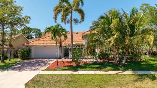 Greenview Shores Appartement | Modern 4BR in Central Wellington- Walk to Shops