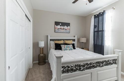 Palmdale Maison | Modern 4BR Oasis, Fireplace, Patio & Spacious Family Room