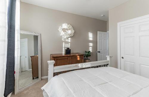Palmdale Maison | Modern 4BR Oasis, Fireplace, Patio & Spacious Family Room