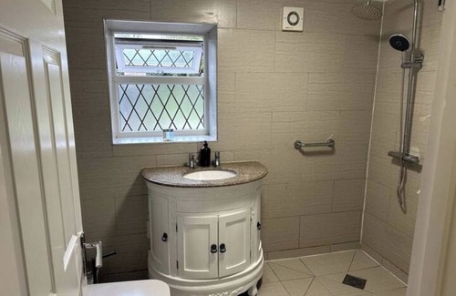 Erdington Maison | Modern 5 bedroom | Close to M6 | Fast Wi-Fi