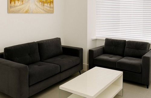 Leavesden Maison | Modern 5 BR Gem|Harry Potter - 2mins| Near London