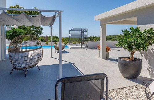 Kanfanar Cabine | Villa moderne 5* avec piscine privée dans un cadre idyllique