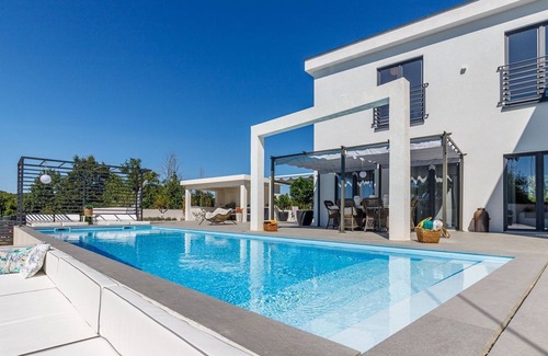 Kanfanar Cabine | Villa moderne 5* avec piscine privée dans un cadre idyllique