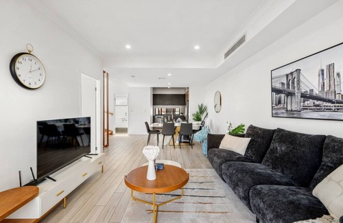 Sunnybank Hills Appartement | Modern 5BD Family & Friends Home | Sunnybank
