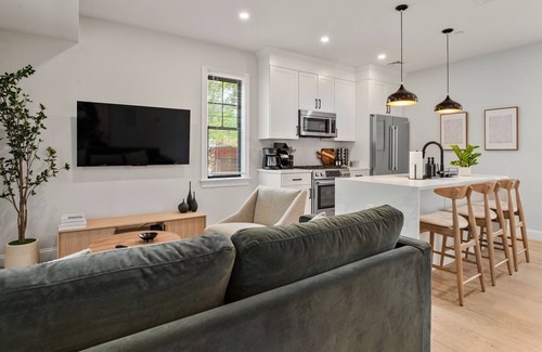 Columbus Park - Andrew Square Maison | Modern 5BD3B in Boston Steps to Convention Center