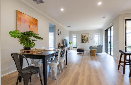 Clyde Villa | Modern 5bedrooms Clyde home