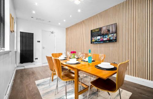 Birmingham Maison | Modern 6-Bedroom Home - Sleeps 12 - Parking - Garden 568P