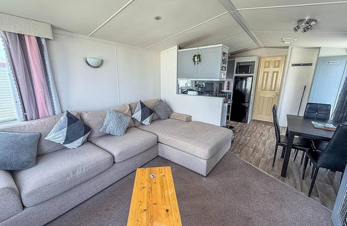 Ingoldmells Maison | Modern 6 berth caravan for hire at Fantasy Island in Skegness ref 58009D
