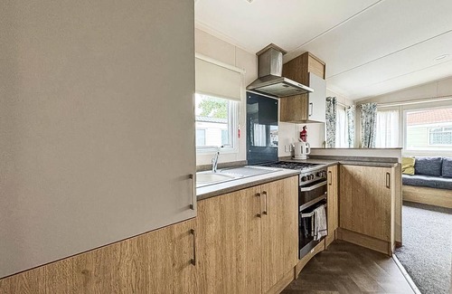 Winestead Maison | Modern 6 berth caravan at Sand le Mere Park, Yorkshire ref 71002D