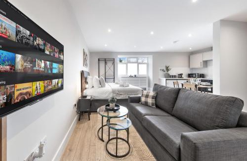 Southgate Green Appartement | Modern AC Studio, 20min to Central London