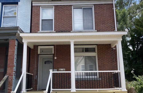 Pittsburgh Maison | Modern All-New, Near Downtown, Private Parking - walking to Children Hospital