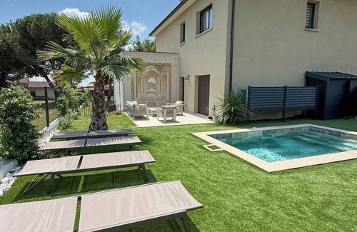 Villeneuve-les-Bouloc Appartement | Appartement cosy avec piscine privée
