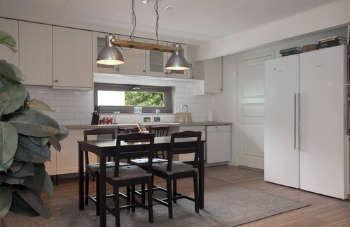 Satila Cabine | Modern and Relaxing Guesthouse Near Lake and Nature – 20 min from Landvetter