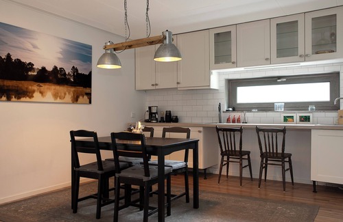 Satila Cabine | Modern and Relaxing Guesthouse Near Lake and Nature – 20 min from Landvetter