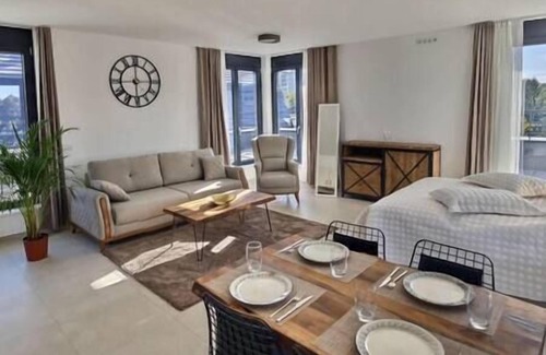 Bourgfelden Appartement | Attique moderne et lumineux à 3 min de Bâle-Centre
