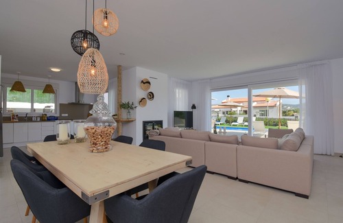 Javea Villa | Villa moderne et confortable à Javea, Costa Blanca, Espagne avec piscine privée pour 6 personnes
