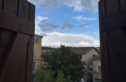 Condrieu Appartement | Modern and old T2