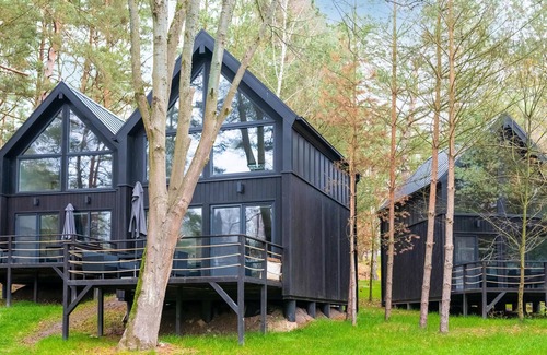 Frombork Maison | Modern and open vacation home with many amenities.