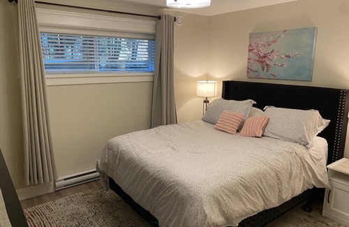 Gordon Head Maison | Modern and Private 1 Bedroom Suite.Small Pet Friendly!Close to beaches and more.