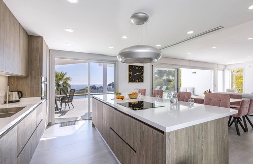 La Sabatera Villa | Villa moderne et romantique à Moraira, Costa Blanca, Espagne avec piscine privée pour 6 personnes