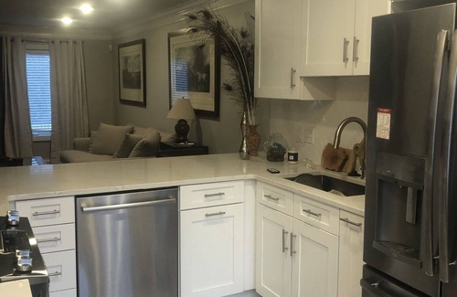Harleston Village Maison | Modern and Spacious home with a fantastic, central, downtown location