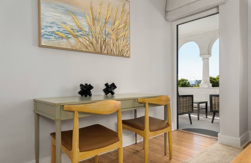 Green Point Appartement | Modern and Spacious Apartment | Balcony | Pool