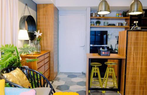 Cipulir Appartement | Modern and Stylish 2BR Pakubuwono Terrace Apartment By Travelio